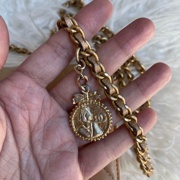 Authentic Chanel WOC - Picture 12 of 14